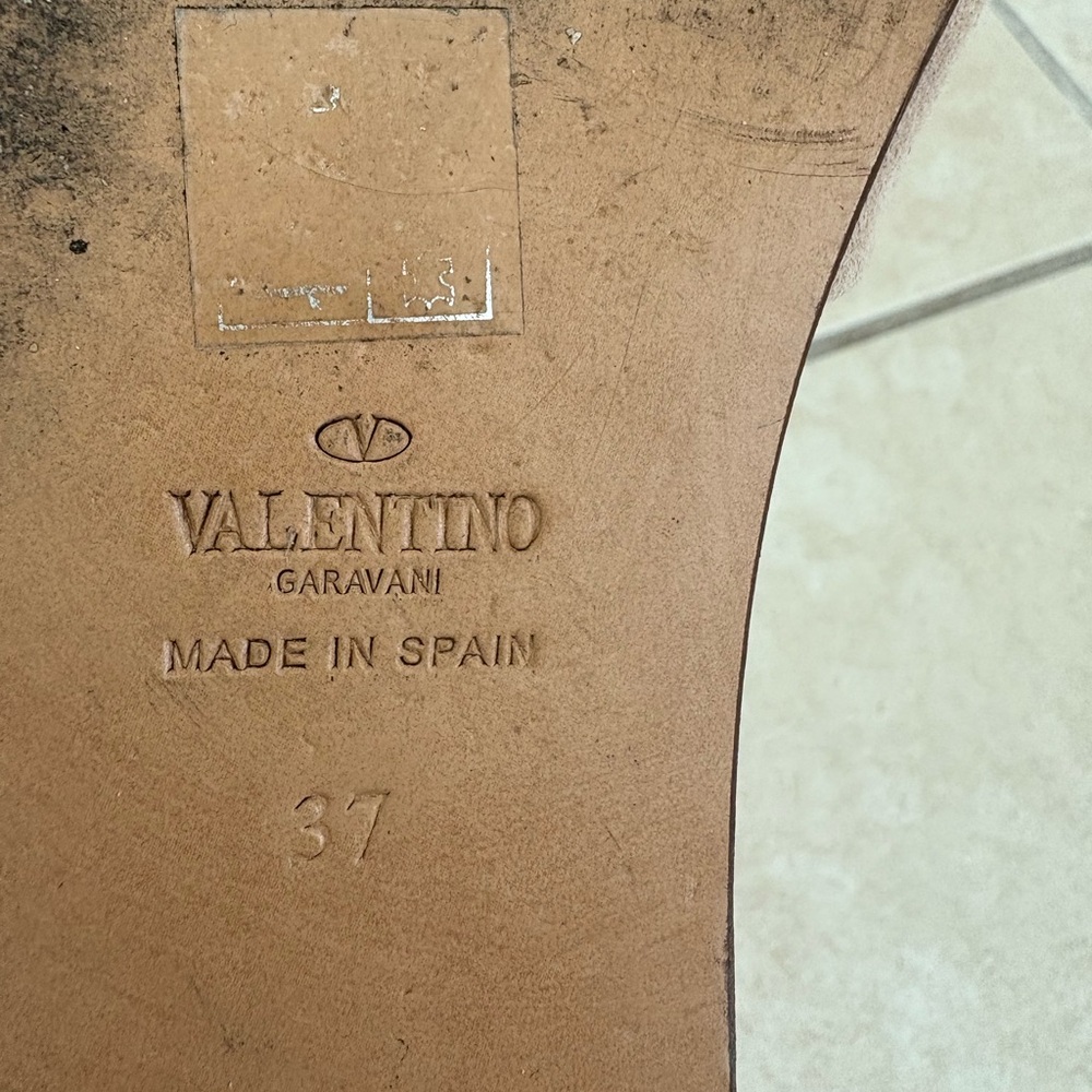 Valentino Garavani Taupe Bow Sandals - Picture 6 of 7